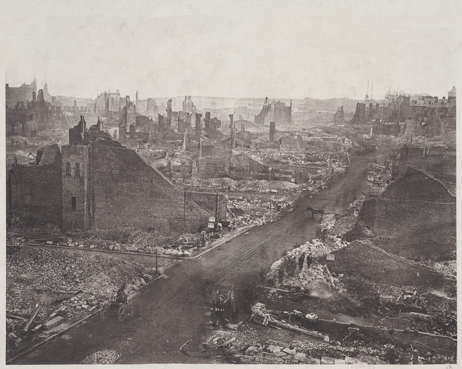 http://fire-truck.ru/wp-content/gallery/velikiy-pozhar-bostona-1872-god/6036338696_6ac637bc26-view-of-boston-in-ruins_-most-likely-after-the-great-fire-of-1872.jpg